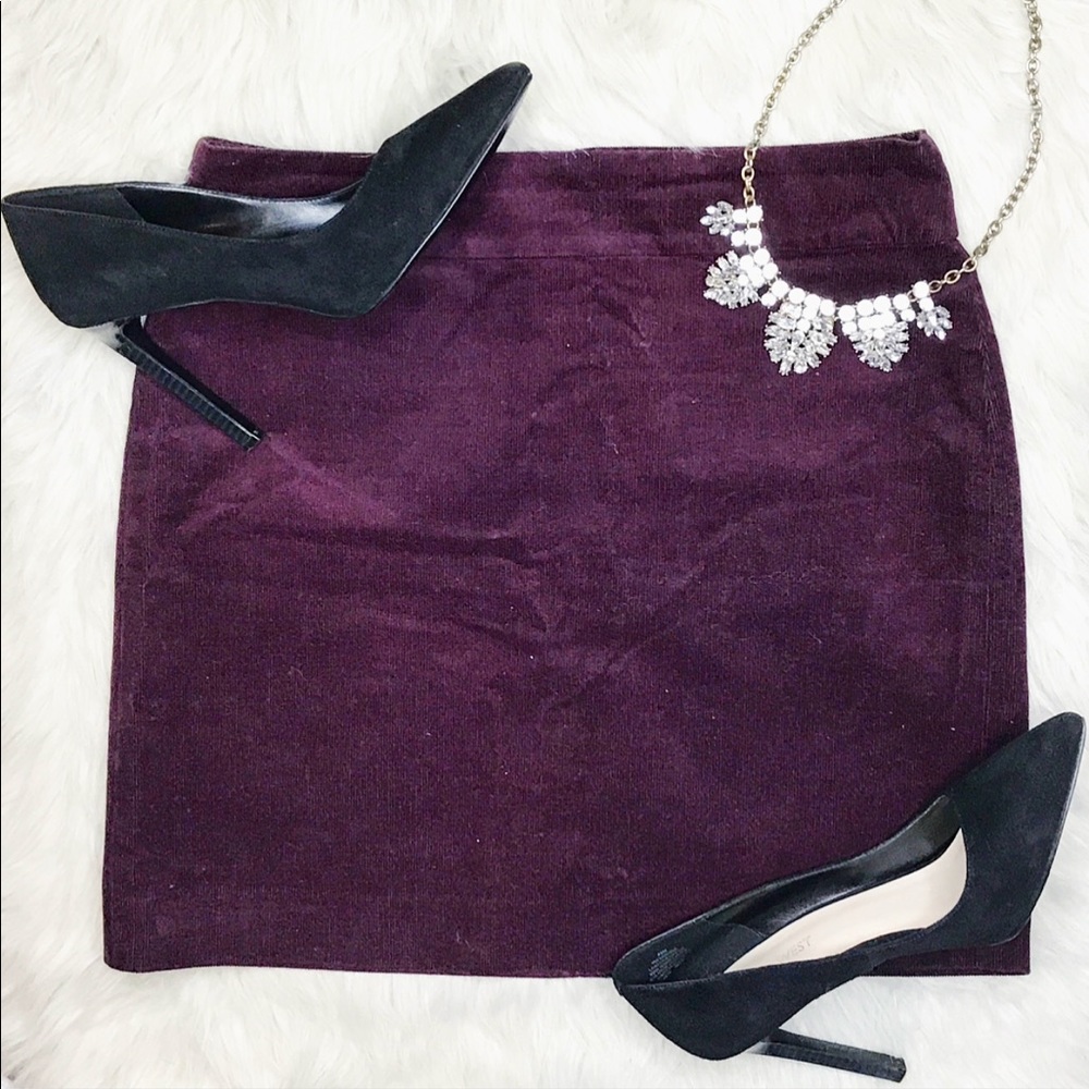 ❗️$10 SALE❗️Banana Republic Purple Corduroy Skirt